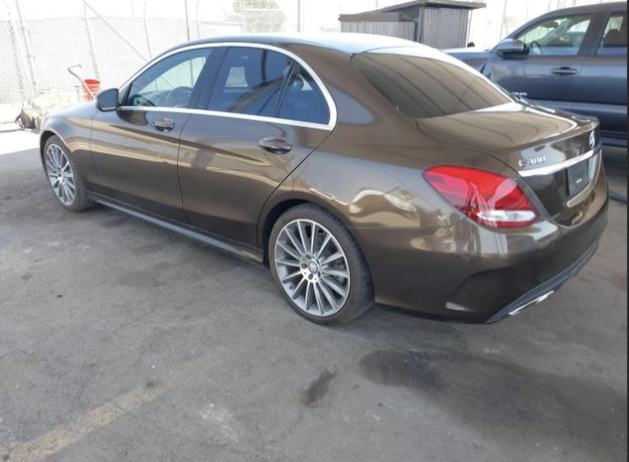 Mercedes-Benz C 300  - изображение 3