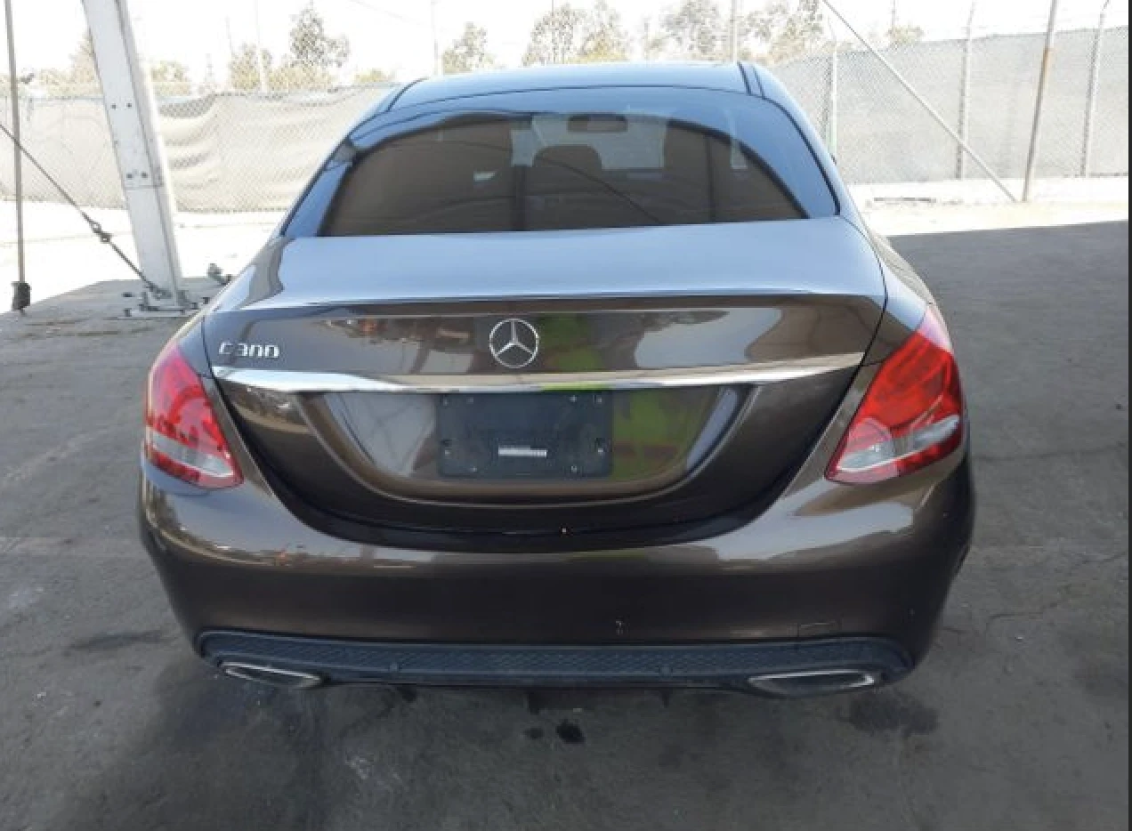 Mercedes-Benz C 300  - изображение 9