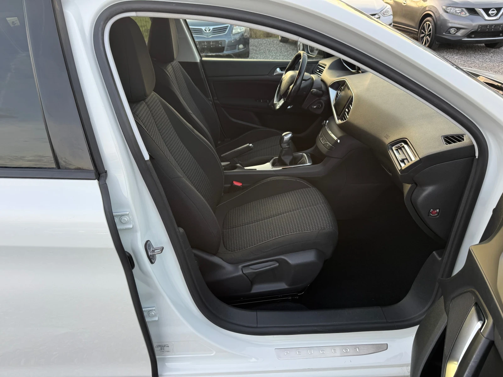 Peugeot 308 STYLE GT 1.2i PureTech(110 ��)2017�. 112000km.EU6 | Mobile.bg � ����������� 12