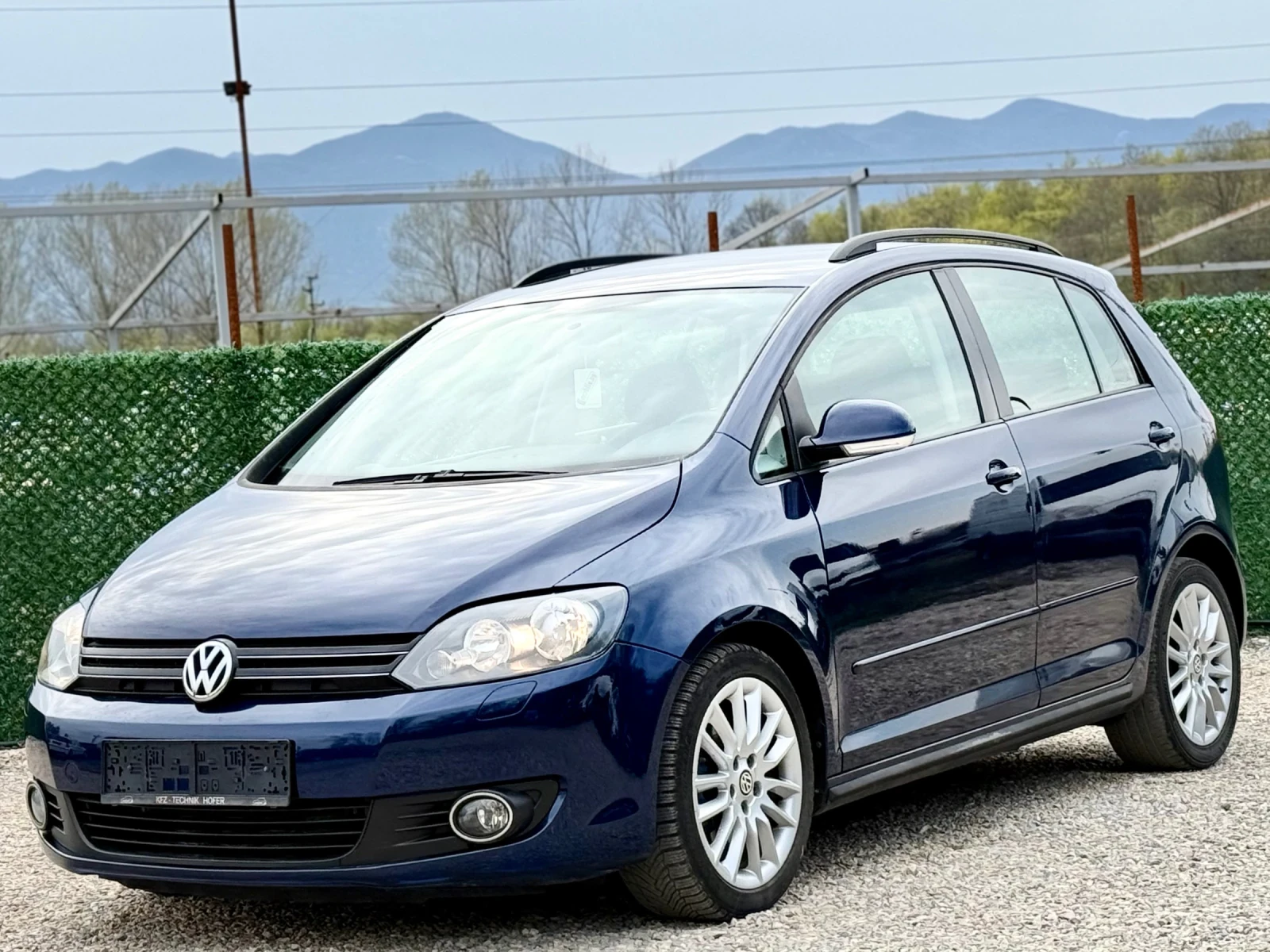 VW Golf Plus 1.6TDi FACELIFT, снимка 3 - Автомобили и джипове - 53101290