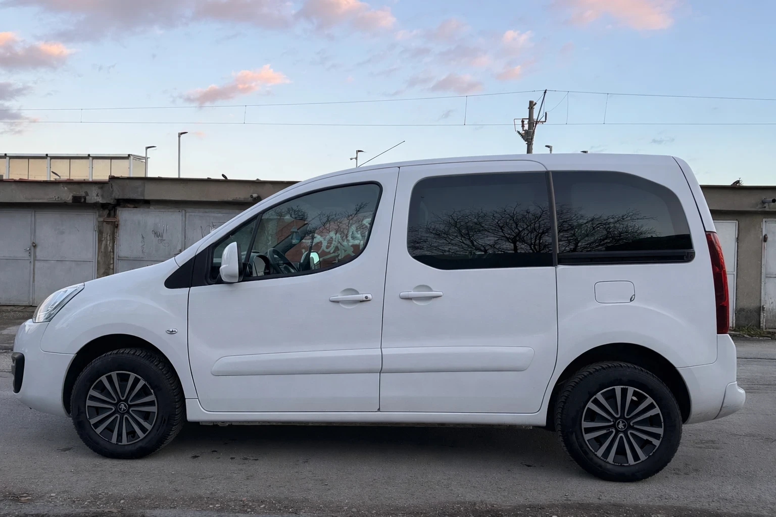 Peugeot Partner 1.6 HDI 100 к.с. 2018, снимка 2 - Автомобили и джипове - 53622128