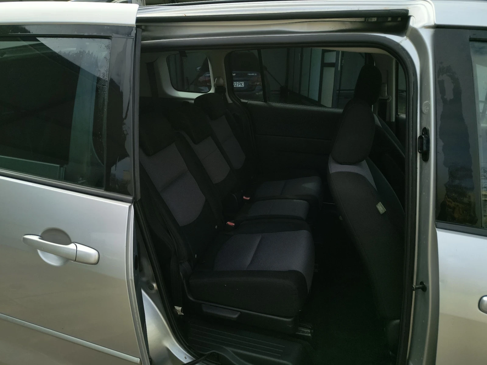 Mazda 5 2.0, снимка 8 - Автомобили и джипове - 53754024