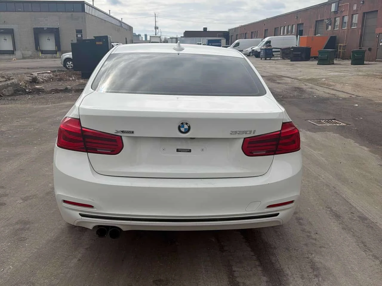 BMW 330 i xDrive/CARFAX/ШИБИДАХ/ПОДГРЕВИ, снимка 5 - Автомобили и джипове - 53906789