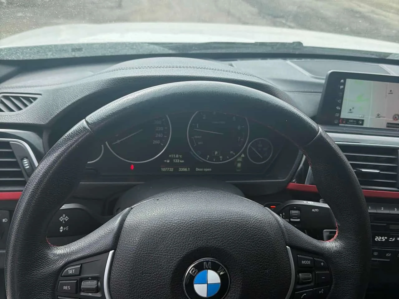 BMW 330 i xDrive/CARFAX/ШИБИДАХ/ПОДГРЕВИ, снимка 8 - Автомобили и джипове - 53906789