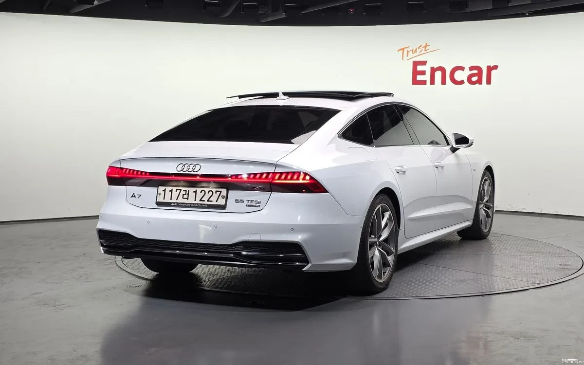 Audi A7 55 TFSI * Heads Up * 360* Digital Display, снимка 2 - Автомобили и джипове - 54682500