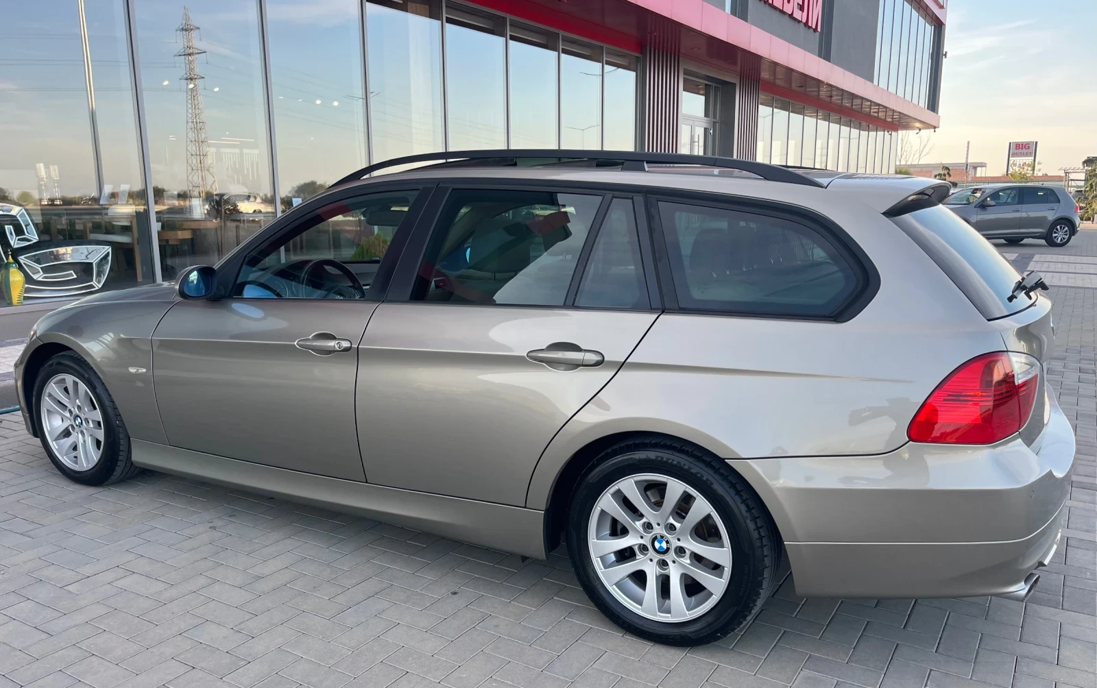 BMW 318 Панорама/Климатроник, снимка 4 - Автомобили и джипове - 56417042