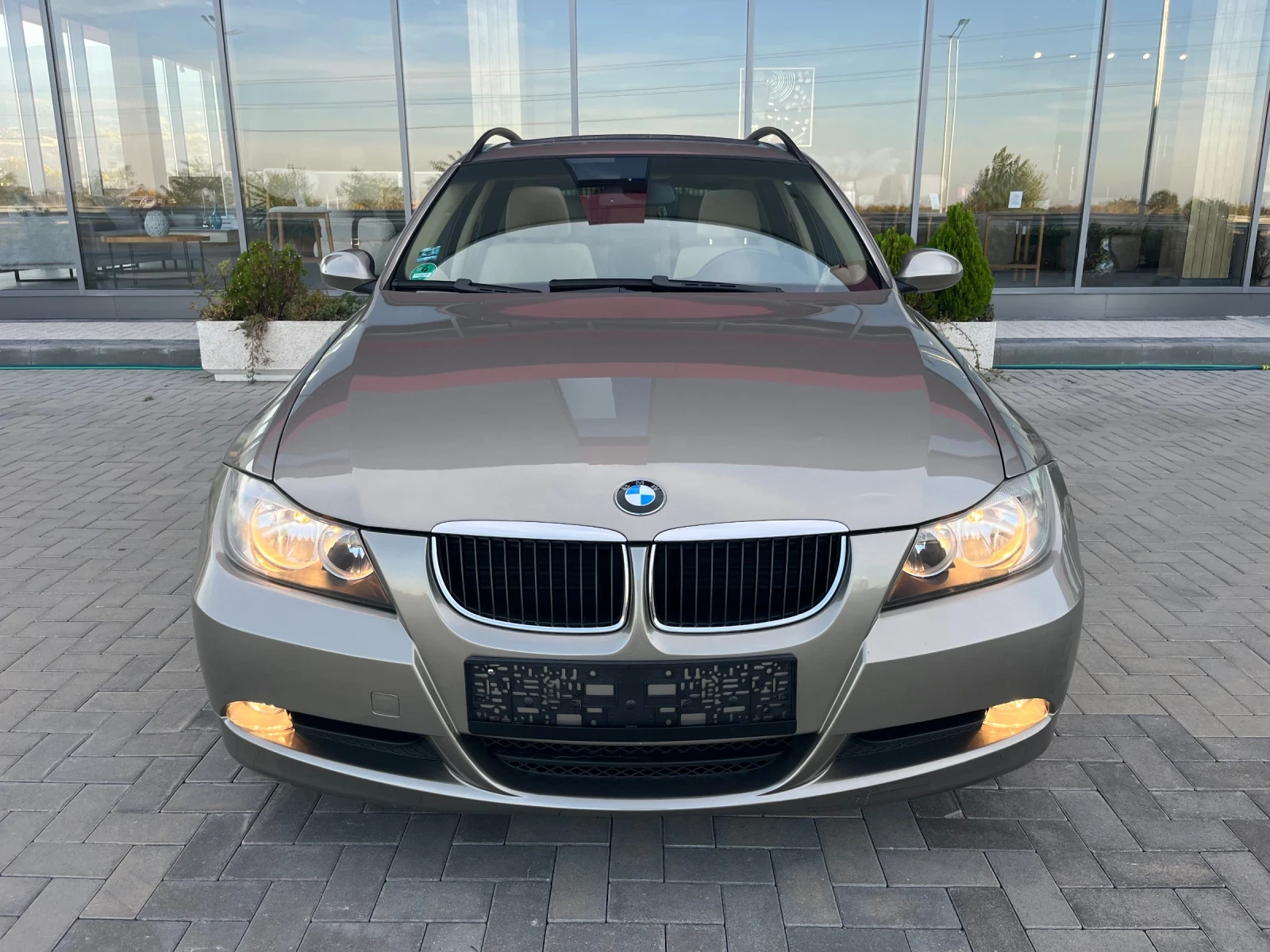 BMW 318 Панорама/Климатроник, снимка 2 - Автомобили и джипове - 56417042