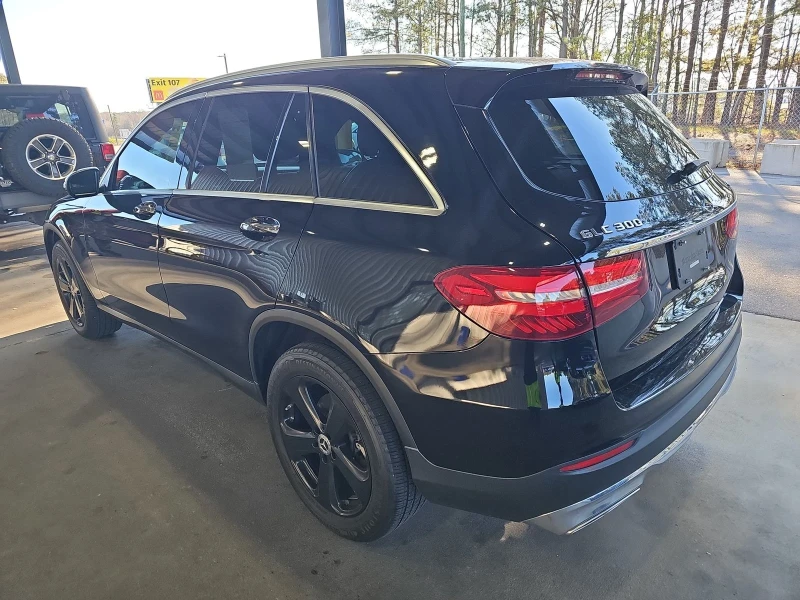 Mercedes-Benz GLC 300, снимка 4 - Автомобили и джипове - 48769606