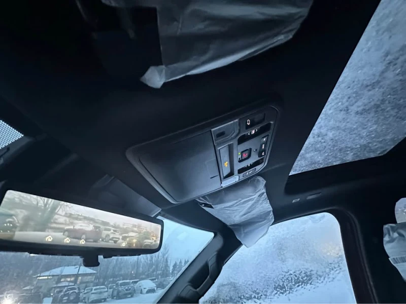 Toyota Sequoia * CAPSTONE* CARFAX * БЕЗ ПЪРВОНАЧАЛНА ВНОСКА, снимка 10 - Автомобили и джипове - 53154350