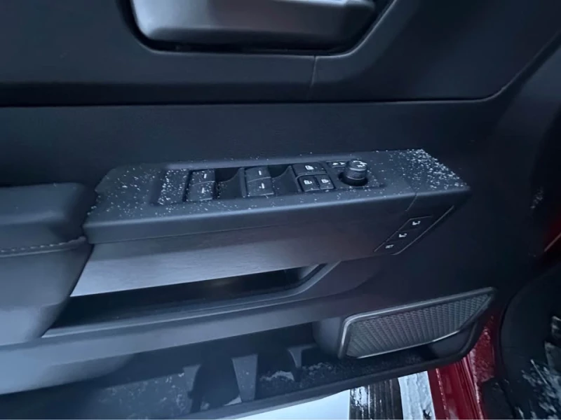 Toyota Sequoia * CAPSTONE* CARFAX * БЕЗ ПЪРВОНАЧАЛНА ВНОСКА, снимка 11 - Автомобили и джипове - 53154350