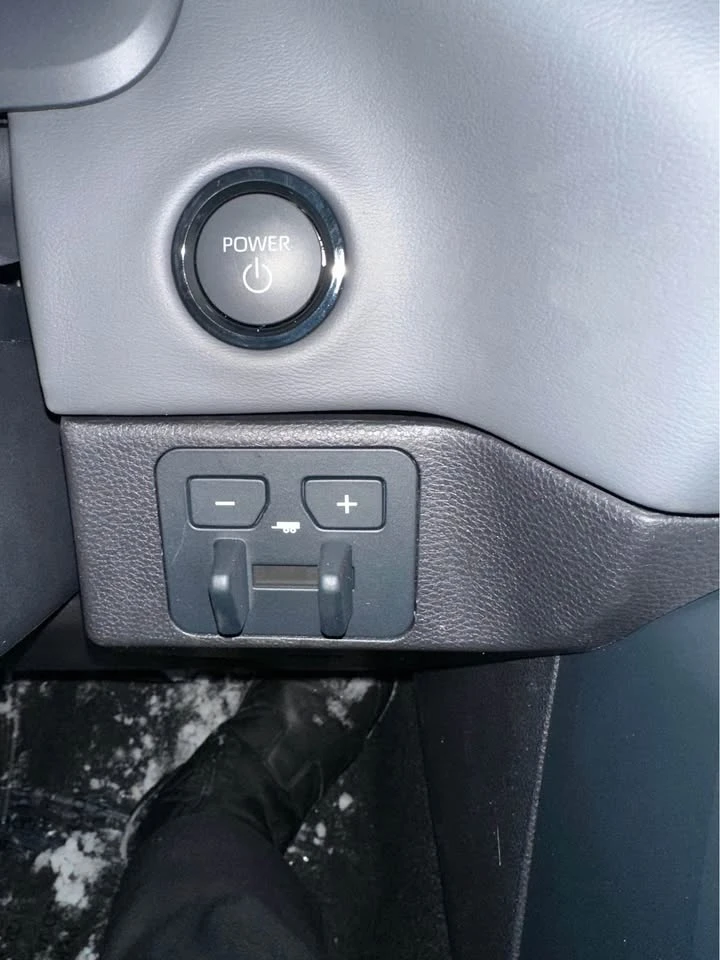 Toyota Sequoia * CAPSTONE* CARFAX * БЕЗ ПЪРВОНАЧАЛНА ВНОСКА, снимка 14 - Автомобили и джипове - 53154350