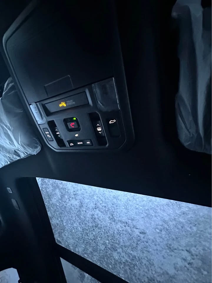 Toyota Sequoia * CAPSTONE* CARFAX * БЕЗ ПЪРВОНАЧАЛНА ВНОСКА, снимка 15 - Автомобили и джипове - 53154350