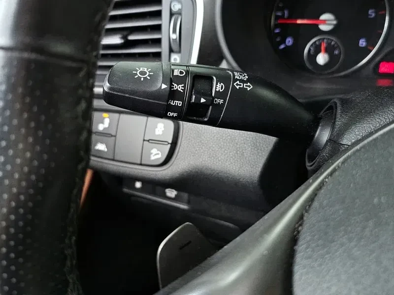 Kia Sorento 2.2 Master, снимка 14 - Автомобили и джипове - 56504005