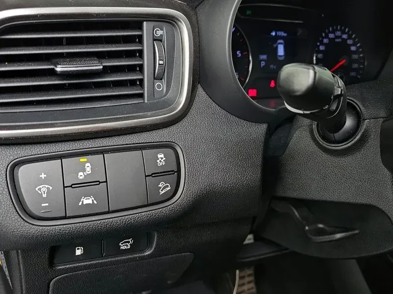 Kia Sorento 2.2 Master, снимка 13 - Автомобили и джипове - 56504005