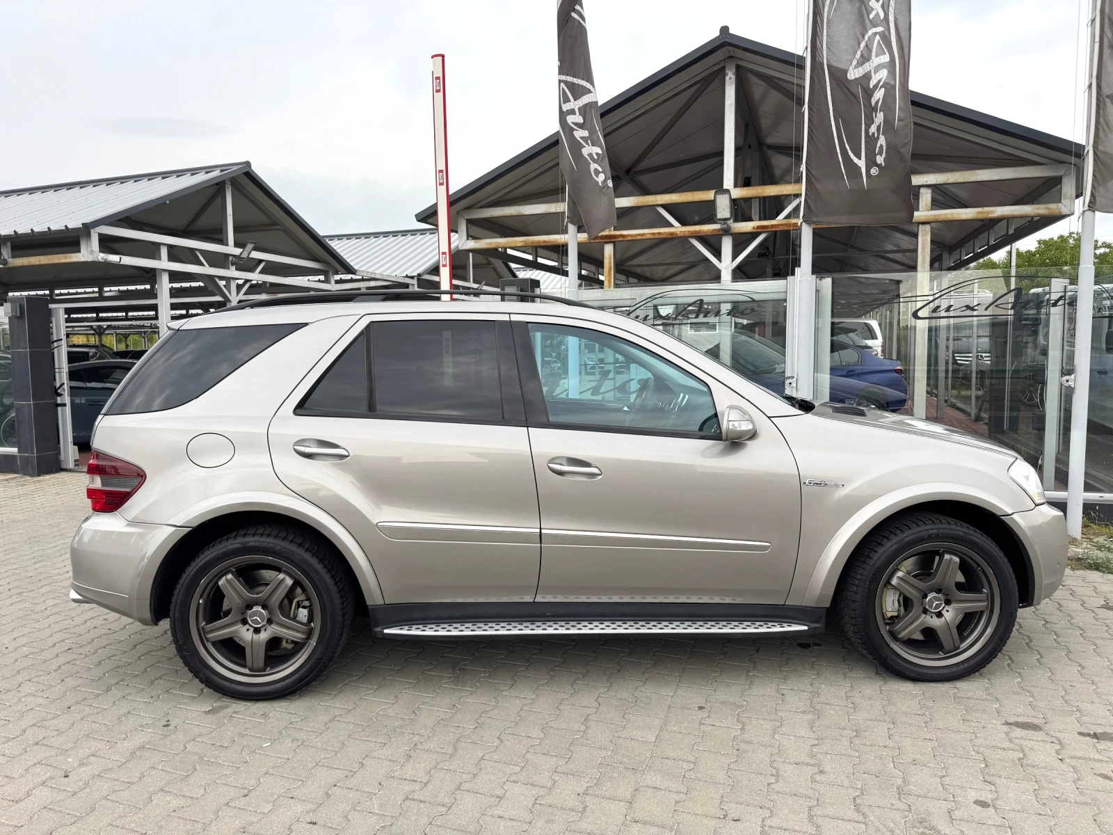 Mercedes-Benz ML 63 AMG ГАЗ#4MATIC#ОБДУХВАНЕ#КАМЕРА#H&K#NAVI - изображение 3