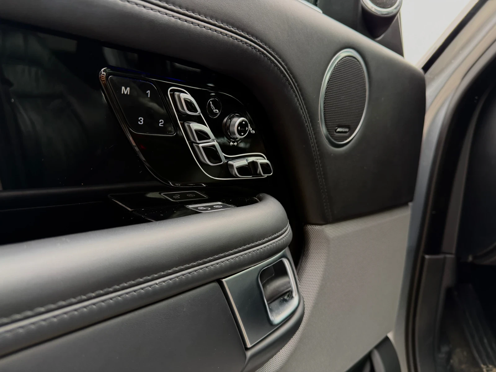 Land Rover Range rover Autobiography/LongWB/65379km/P525, снимка 8 - Автомобили и джипове - 54032238