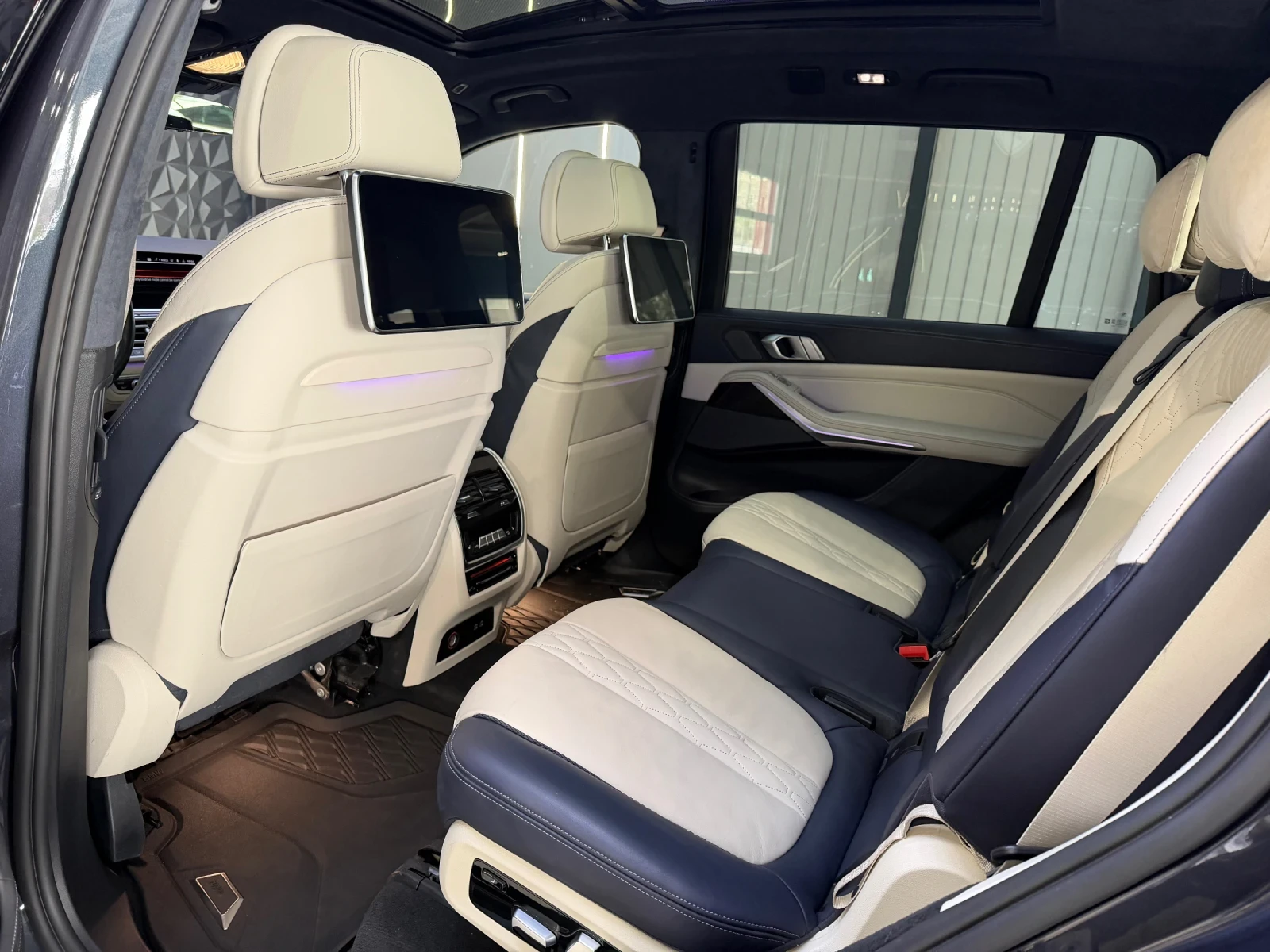 BMW X7 40d xDrive* 7 м-та* FULL Екстри* HARMAN/KARDON* ПА, снимка 5 - Автомобили и джипове - 54220531