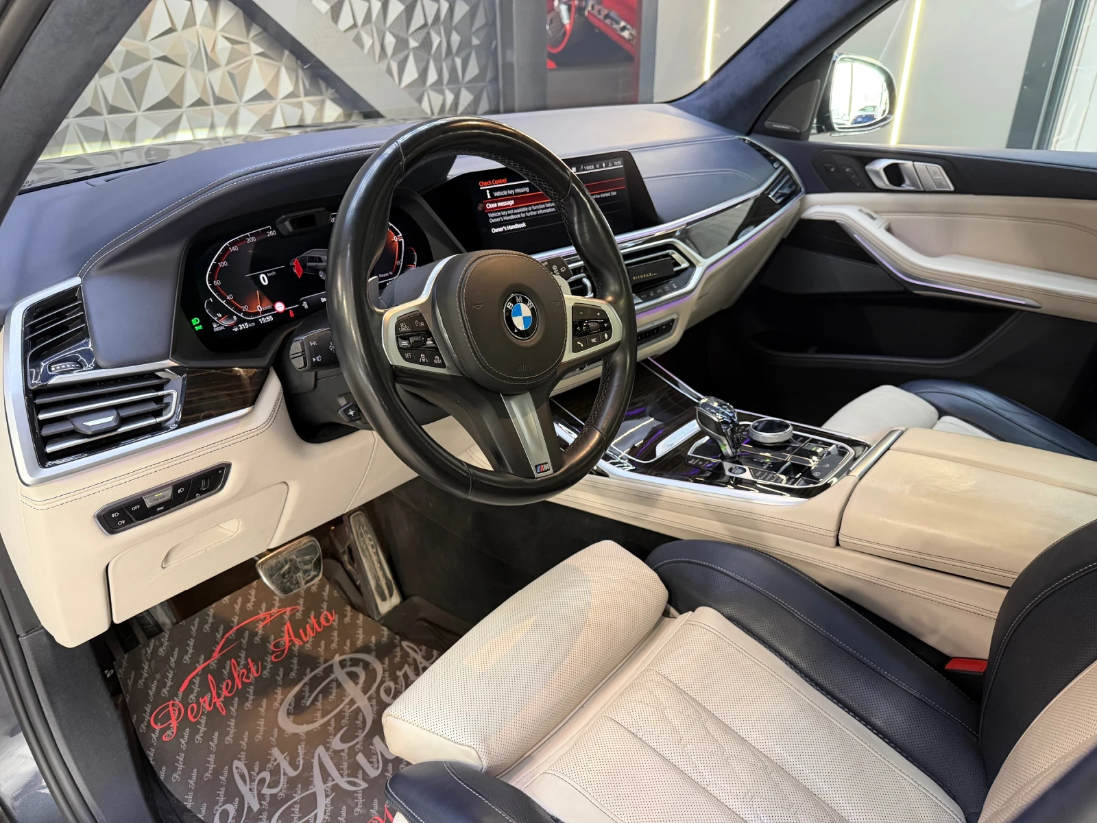 BMW X7 40d xDrive* 7 м-та* FULL Екстри* HARMAN/KARDON* ПА, снимка 9 - Автомобили и джипове - 54220531