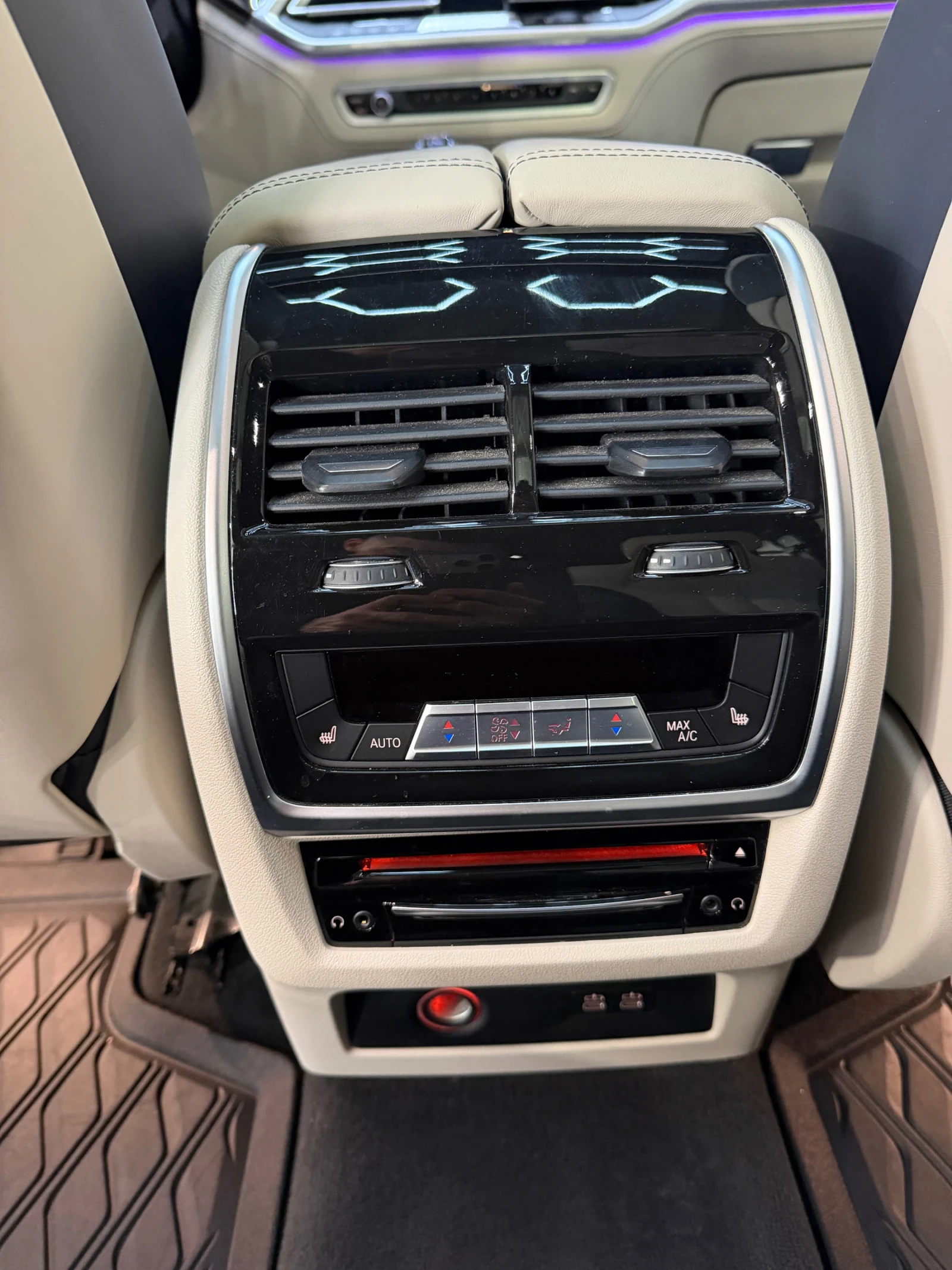 BMW X7 40d xDrive* 7 м-та* FULL Екстри* HARMAN/KARDON* ПА, снимка 6 - Автомобили и джипове - 54220531