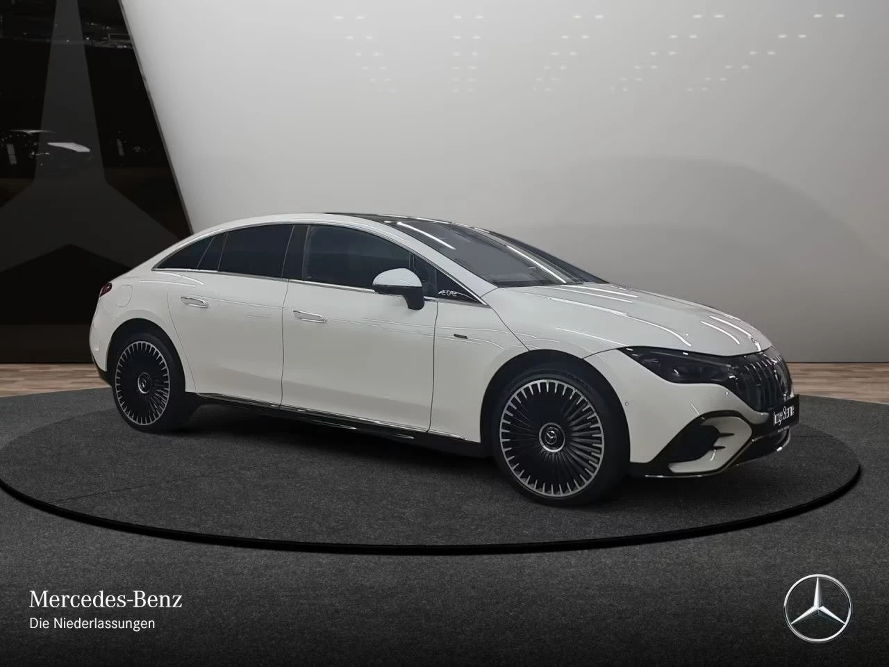 Mercedes-Benz EQE AMG43 5years Warranty 360 HyperScreen HUD W/P+ , снимка 3 - Автомобили и джипове - 55387405