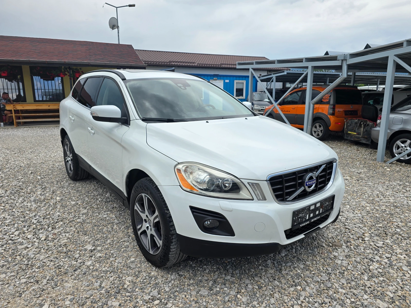 Volvo XC60 2.4 D5 ! ! КОЖА! ! КЛИМАТРОНИК, снимка 7 - Автомобили и джипове - 55256329