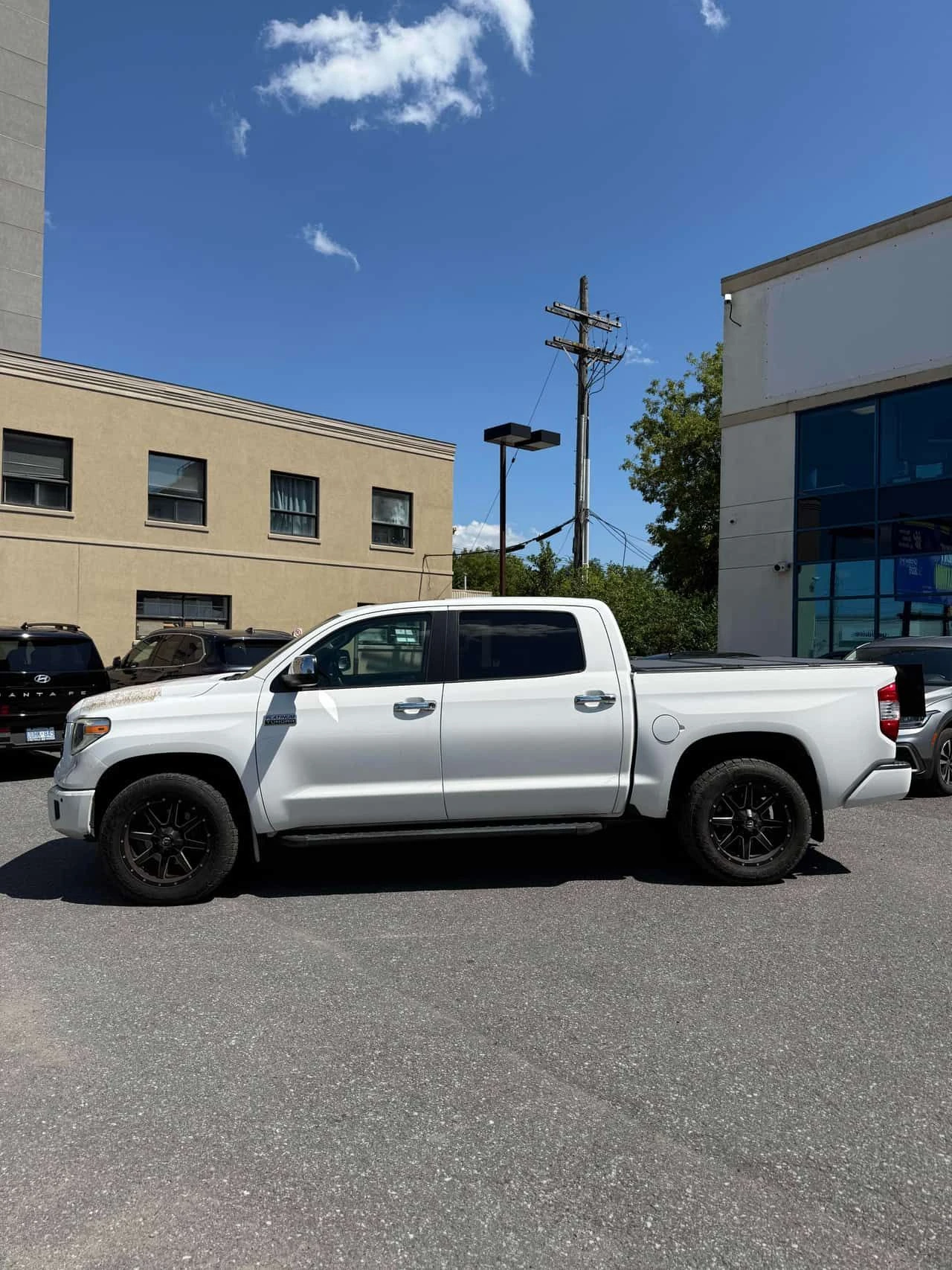 Toyota Tundra Platinum | CARFAX | АВТОКРЕДИТ, снимка 2 - Автомобили и джипове - 55598524