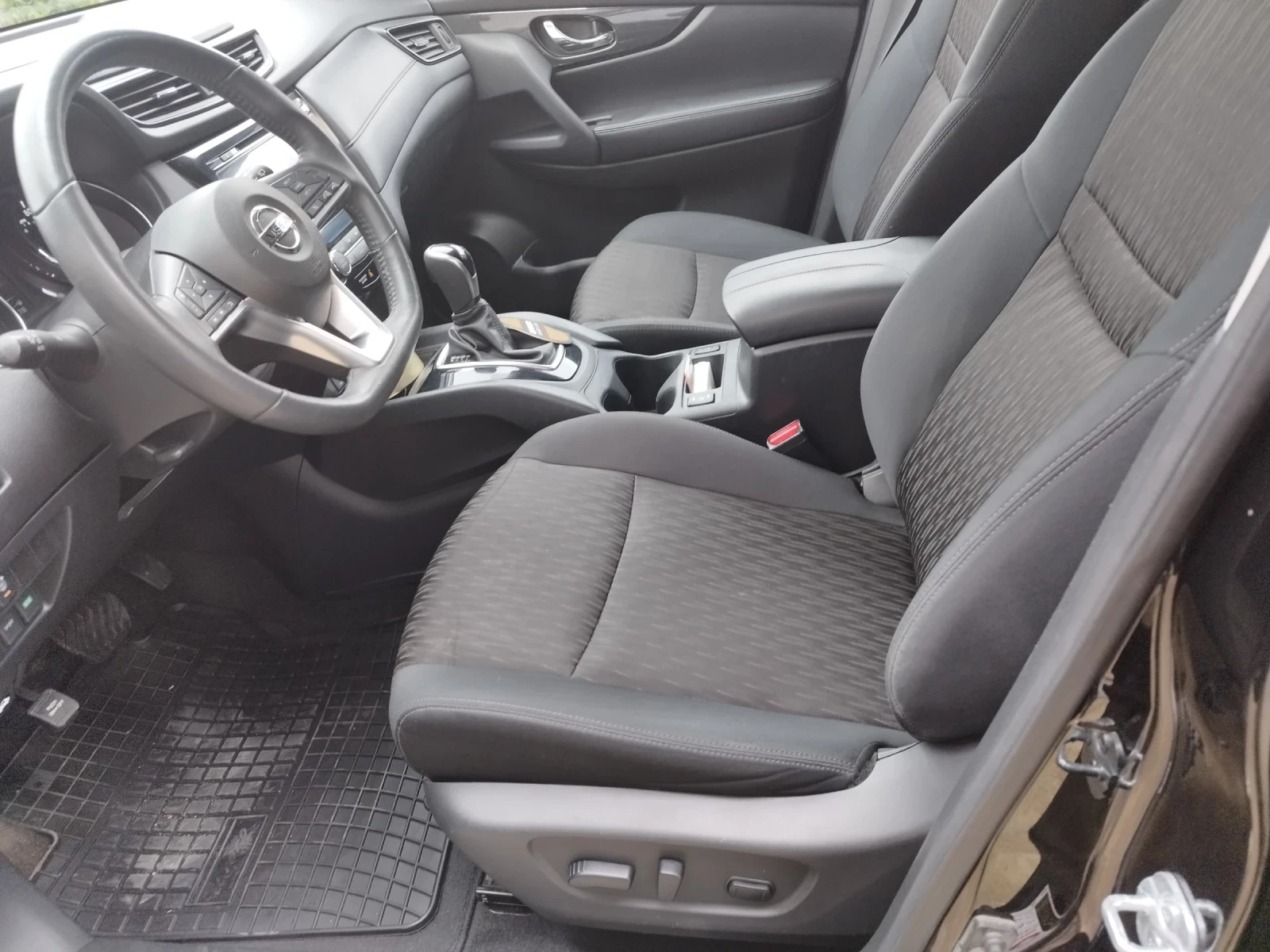 Nissan Rogue 2.5  , снимка 9 - Автомобили и джипове - 56119241
