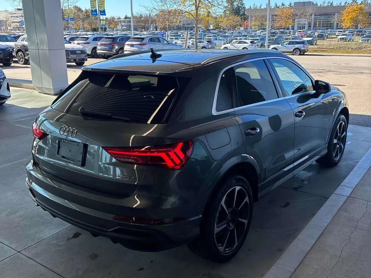 Audi Q3, снимка 4 - Автомобили и джипове - 56687613