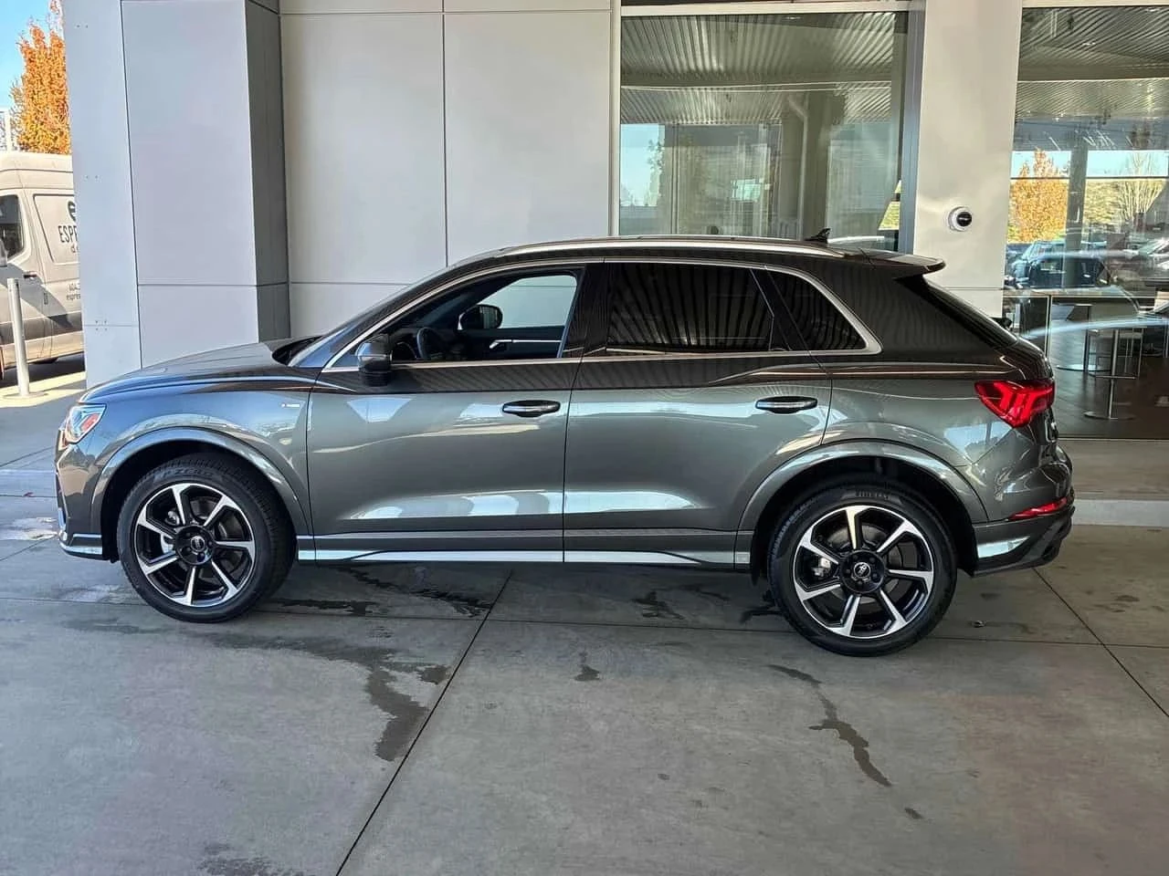 Audi Q3, снимка 2 - Автомобили и джипове - 56687613