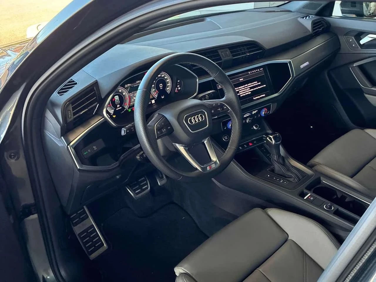 Audi Q3, снимка 5 - Автомобили и джипове - 56687613