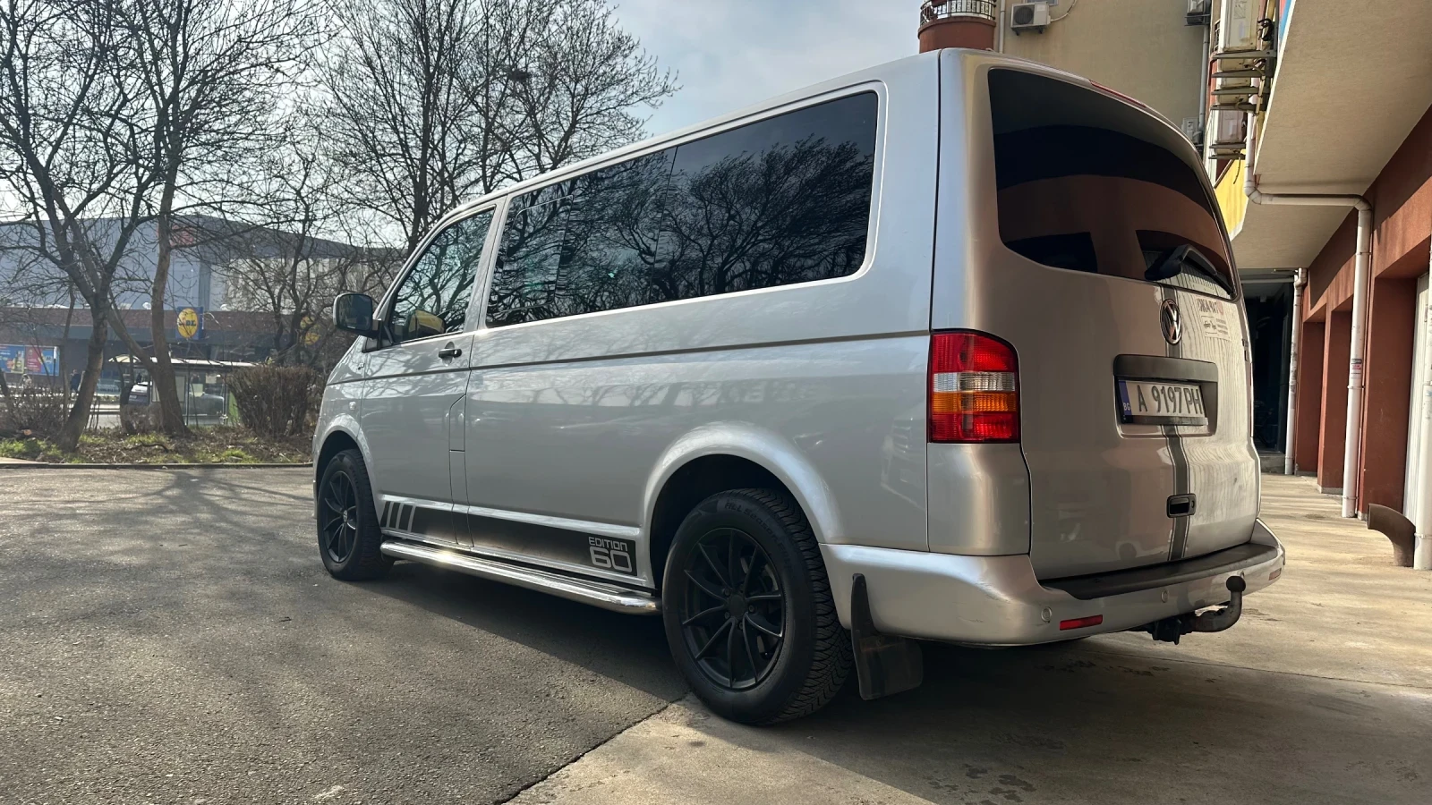 VW T5 ABT Sportsline 60th Anniversary, снимка 3 - Бусове и автобуси - 54079999