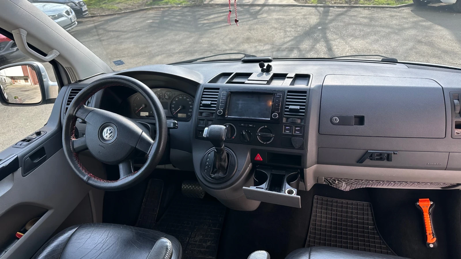 VW T5 ABT Sportsline 60th Anniversary, снимка 7 - Бусове и автобуси - 54079999