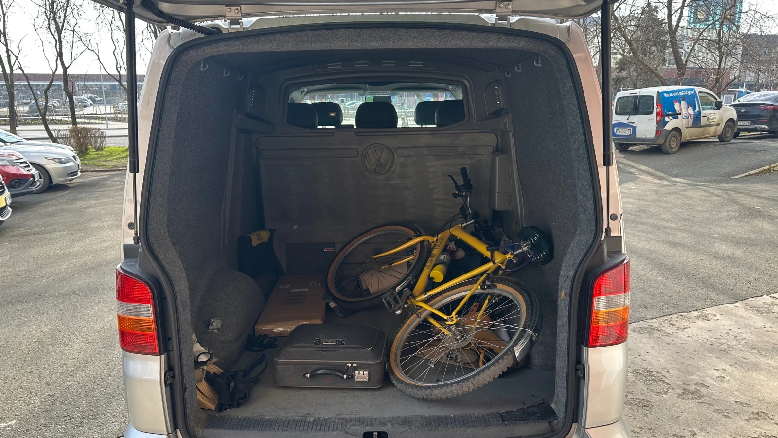 VW T5 ABT Sportsline 60th Anniversary, снимка 9 - Бусове и автобуси - 54079999