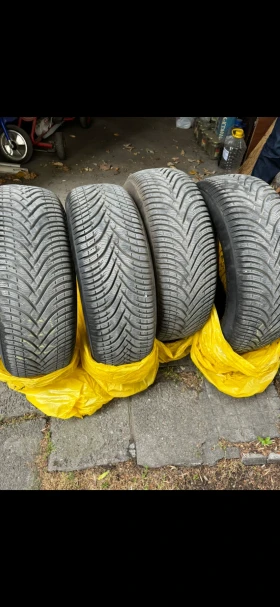 Гуми Зимни 225/60R17, снимка 3 - Гуми и джанти - 47405865