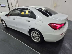 Mercedes-Benz A 220 * CARFAX * ПОДГРЕВИ* АМБИЕНТНО ОСВЕТЛЕНИЕ* ПАМЕТ* , снимка 4 - Автомобили и джипове - 53606177
