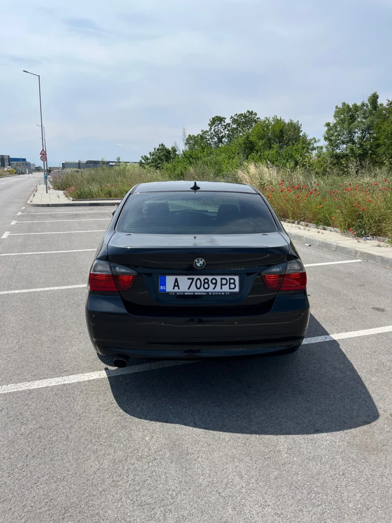 BMW 320 Кожа Нави Автомат Седан, снимка 6 - Автомобили и джипове - 48155046