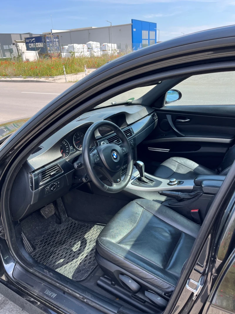 BMW 320 Кожа Нави Автомат Седан, снимка 9 - Автомобили и джипове - 48155046