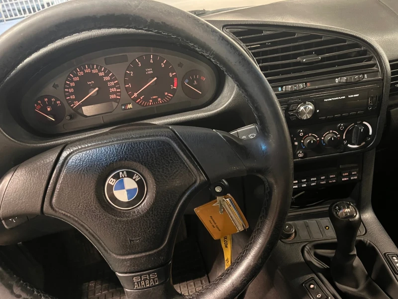 BMW 320, снимка 8 - Автомобили и джипове - 49182711