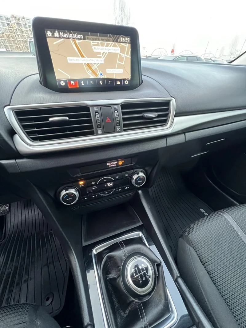 Mazda 3 SKYACTIV 1.5, снимка 9 - Автомобили и джипове - 49565269