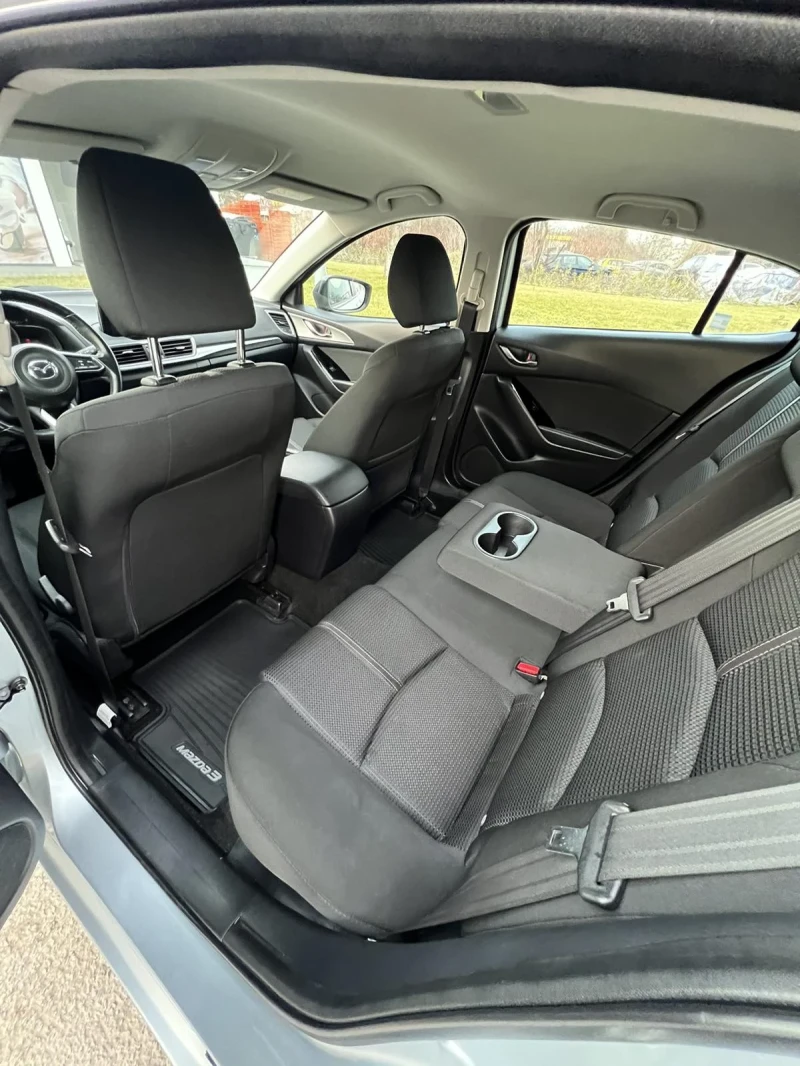 Mazda 3 SKYACTIV 1.5, снимка 13 - Автомобили и джипове - 49565269