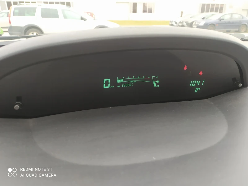 Toyota Yaris 1.4 D, снимка 11 - Автомобили и джипове - 50023291