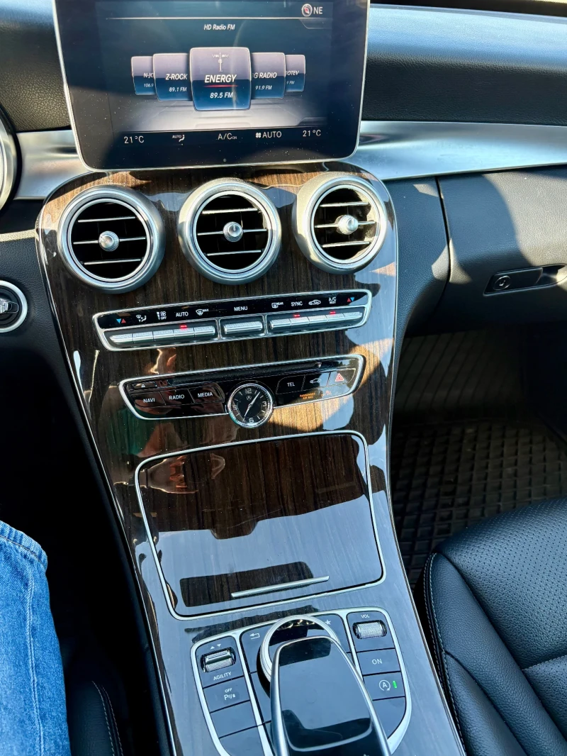 Mercedes-Benz C 300, снимка 9 - Автомобили и джипове - 51035887