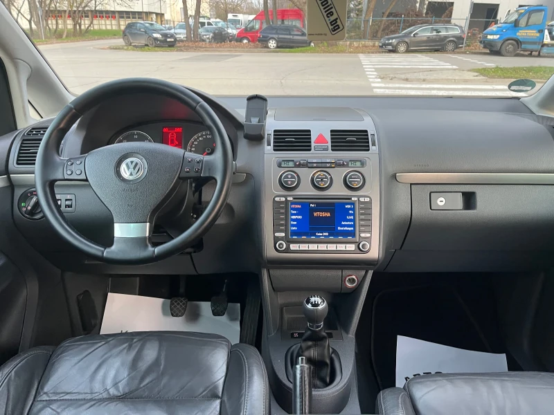 VW Touran 2.0TDI , снимка 15 - Автомобили и джипове - 52631366