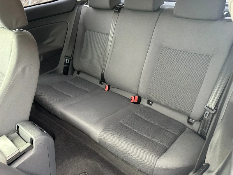 VW Golf 1.6MPI 102кс , снимка 13 - Автомобили и джипове - 53499181