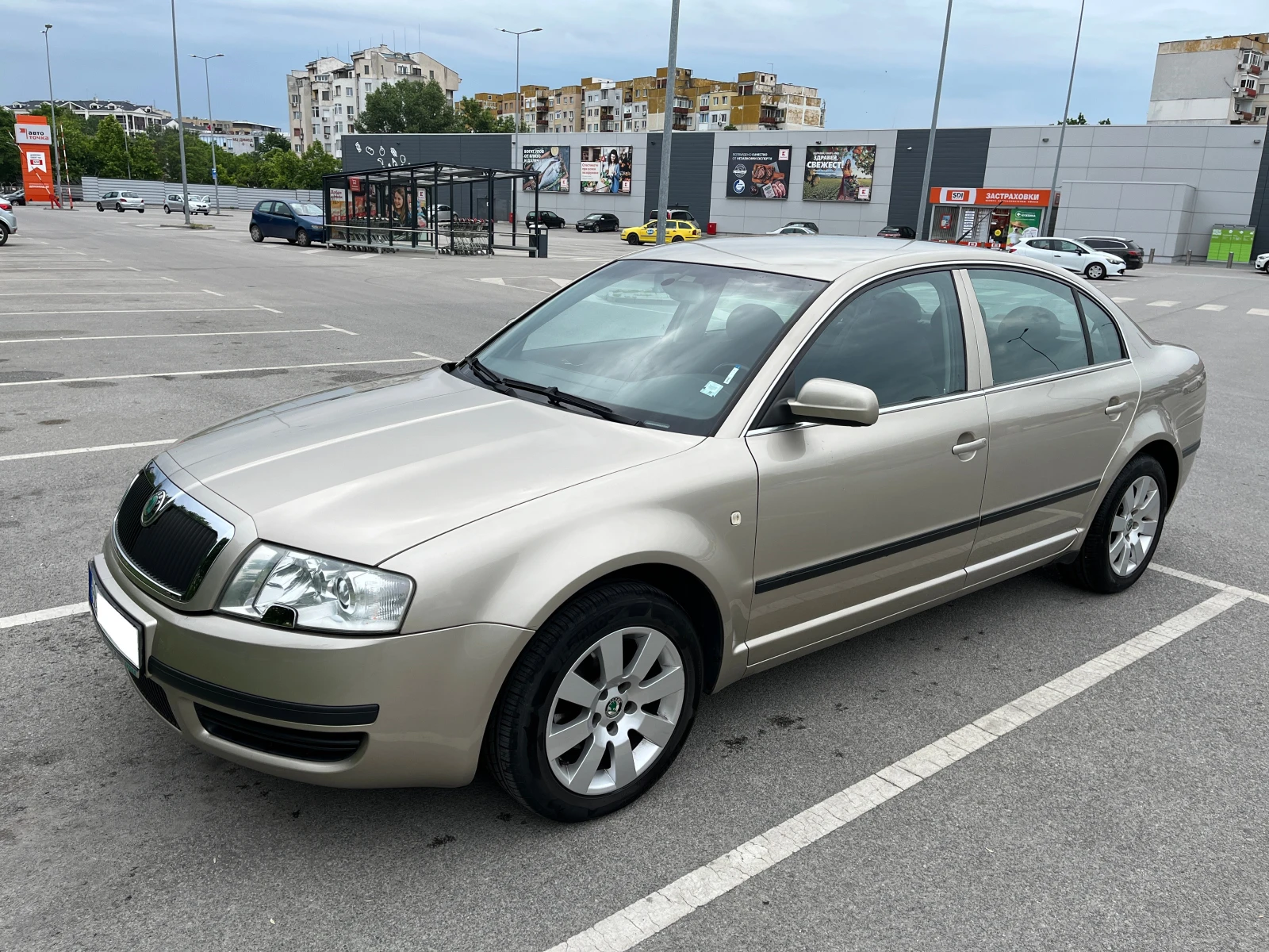 Skoda Superb 2.0i - изображение 2