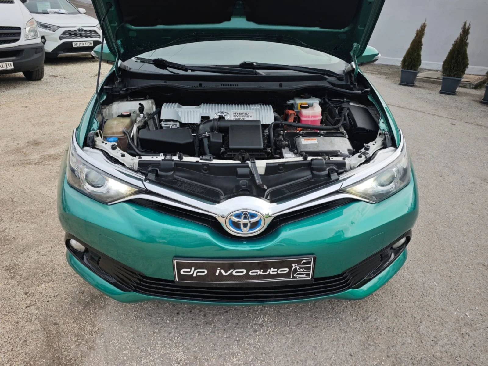 Toyota Auris SW HYBRID* *  *  | Mobile.bg   16