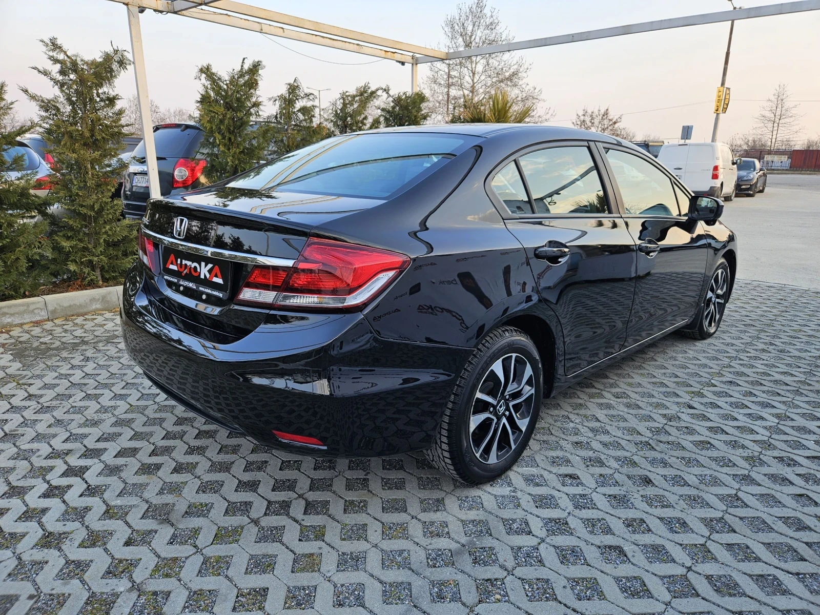 Honda Civic 1.8i-141кс= АВТОМАТ= FACELIFT= ШИБЕДАХ= КАМЕРА  - изображение 3