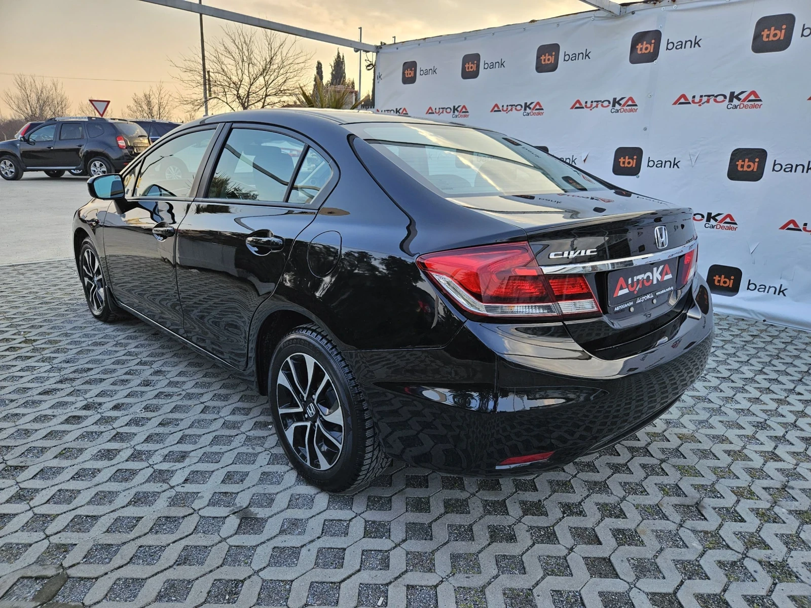 Honda Civic 1.8i-141кс= АВТОМАТ= FACELIFT= ШИБЕДАХ= КАМЕРА  - изображение 5