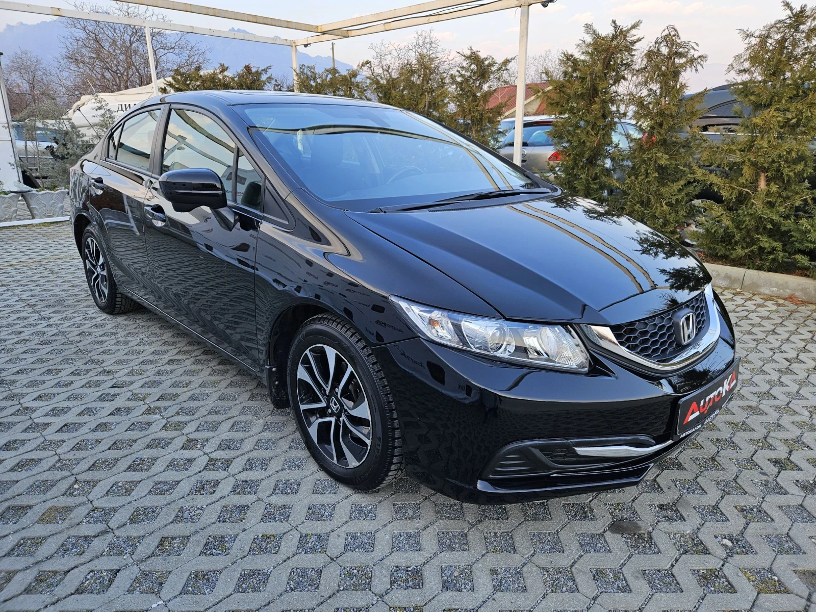 Honda Civic 1.8i-141кс= АВТОМАТ= FACELIFT= ШИБЕДАХ= КАМЕРА  - изображение 2