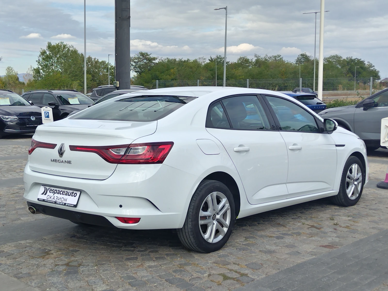 Renault Megane 1.3TCe 140 к.с./Life - изображение 5